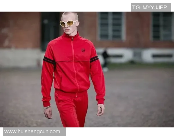 足球明星短袖搭配指南时尚潮流与运动风的完美结合 足球明星短袖搭配指南时尚潮流与运动风的完美结合